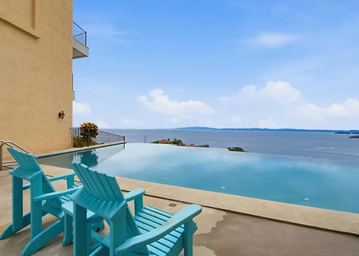 Ocean & Mountain Views Pool In Ferienhaus *