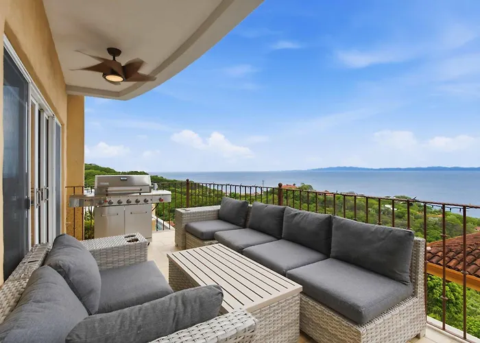 Ocean & Mountain Views Pool In Ferienhaus *