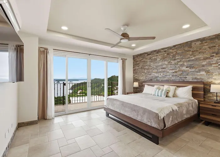 Ocean & Mountain Views Pool In Casa de férias